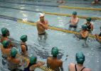 Phelps nas piscinas com crianças