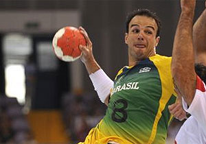 Guanabara Handball - Bruno Souza nasceu em Niterói, e deu seus primeiros  passos no Handebol em sua cidade. Foi no Niterói Rugby que ele se revelou  um dos melhores jogadores do Brasil.